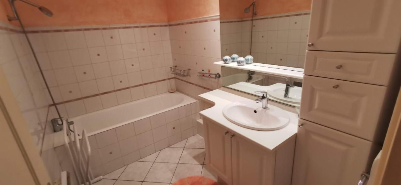 Logement Hyper Centre Champagnole Esterno foto